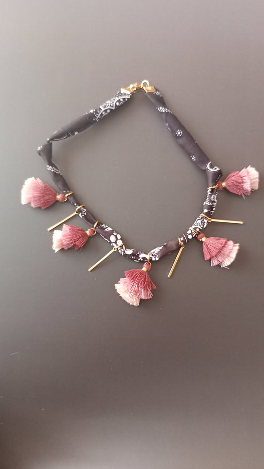Collier tissu