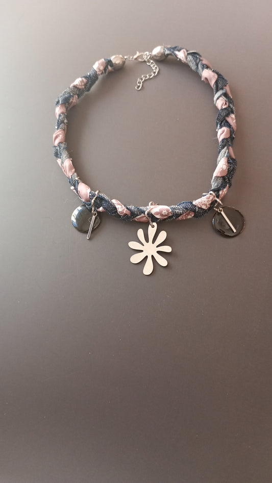Collier tissu